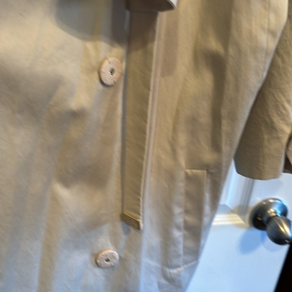 Diane Vin Furstenberg rain jacket - Picture 11 of 12